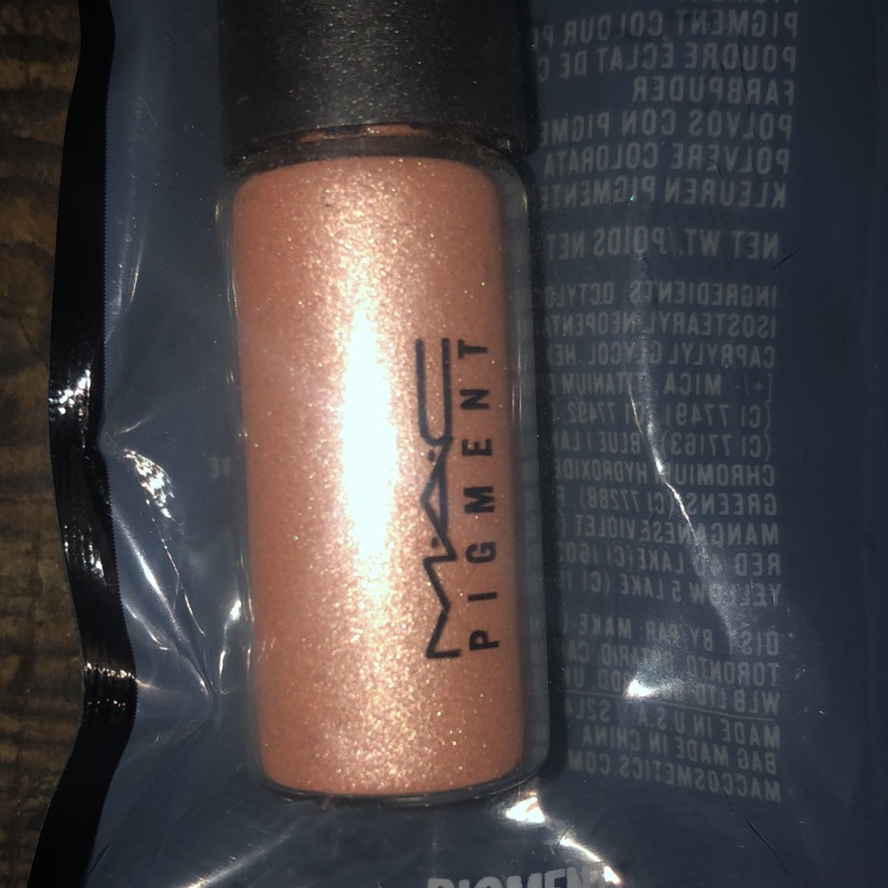 MAC pigment